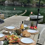 Large With Boathouse Vila *