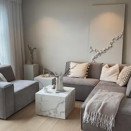 Вилла Large With Boathouse