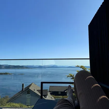 Вилла Large With Boathouse *