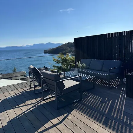 Large With Boathouse * Lunde (Hordaland)