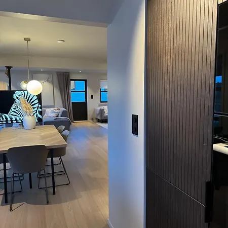 Large With Boathouse *