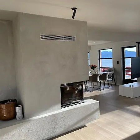 Вилла Large With Boathouse Lunde (Hordaland)